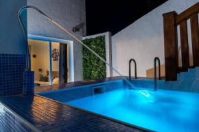 Enamórate con vistas al mar en La Marina House Puerto Banus